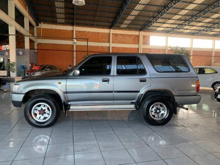 TOYOTA - HILUX SW4 - 1995/1995 - Prata - R$ 63.900,00