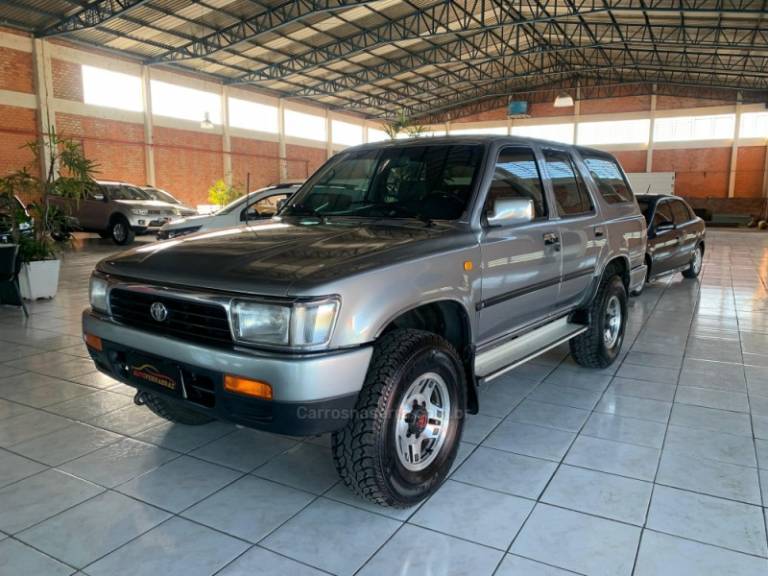 TOYOTA - HILUX SW4 - 1995/1995 - Prata - R$ 63.900,00