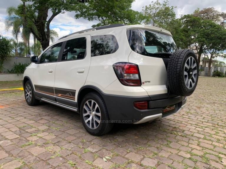 CHEVROLET - SPIN - 2018/2018 - Branca - R$ 66.900,00