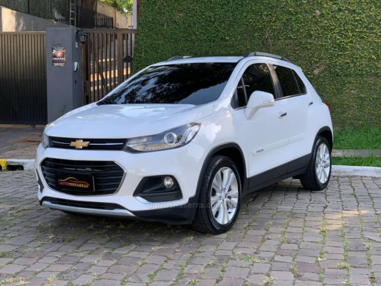 CHEVROLET - TRACKER - 2017/2018 - Branca - R$ 95.900,00