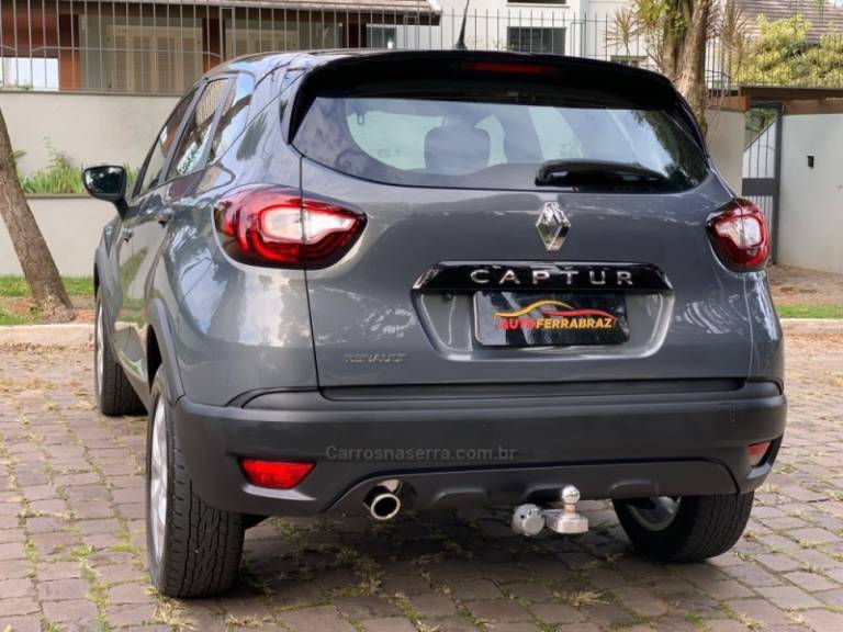RENAULT - CAPTUR - 2017/2018 - Cinza - R$ 75.900,00