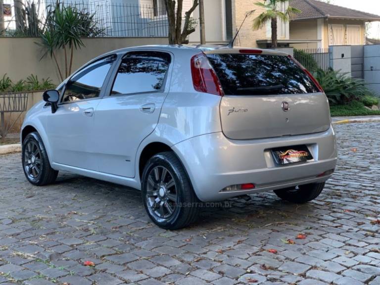 FIAT - PUNTO - 2011/2011 - Cinza - R$ 35.900,00