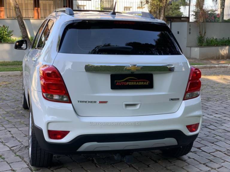 CHEVROLET - TRACKER - 2017/2018 - Branca - R$ 95.900,00